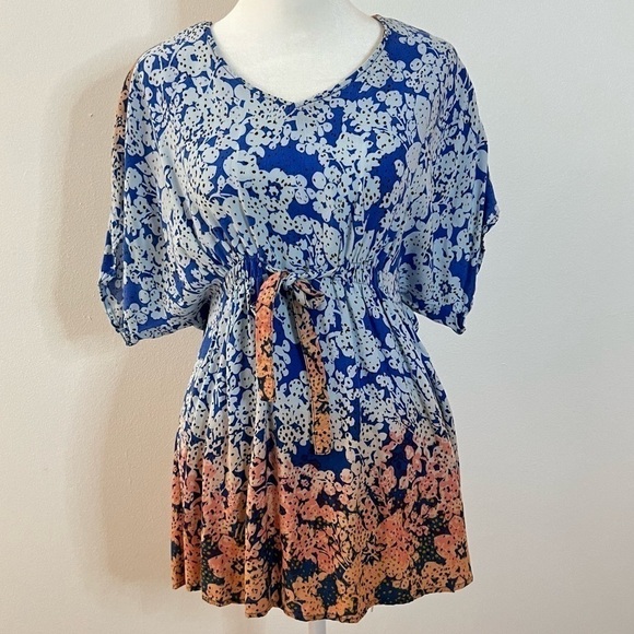 CABI Ombré Printed Top - Picture 3 of 6